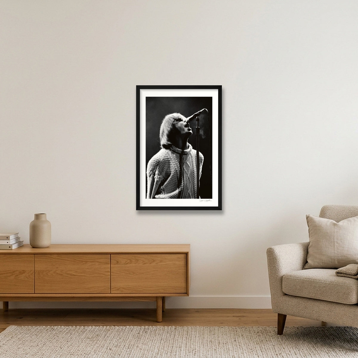 Liam Gallagher - Oasis - Knebworth -BW - Sweater - Look 1 — 40×60cm, 16×24" Black Frame
