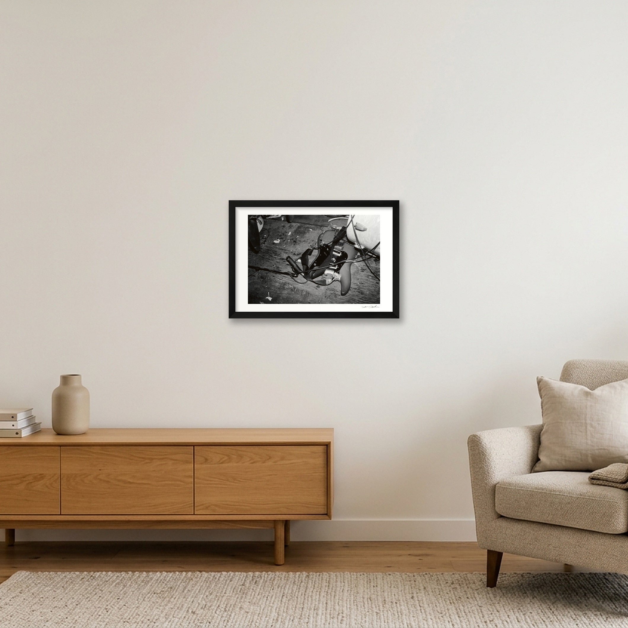 Kurt Cobain - Nirvana - Pyramid Club NYC - Walk Off — 45×30cm, 18×12" Black Frame