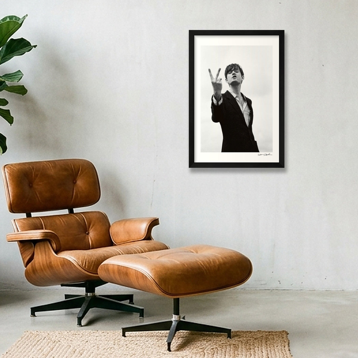 Jarvis Cocker - Pulp - V Sign - BW — 30×45cm, 12×18" Black Frame