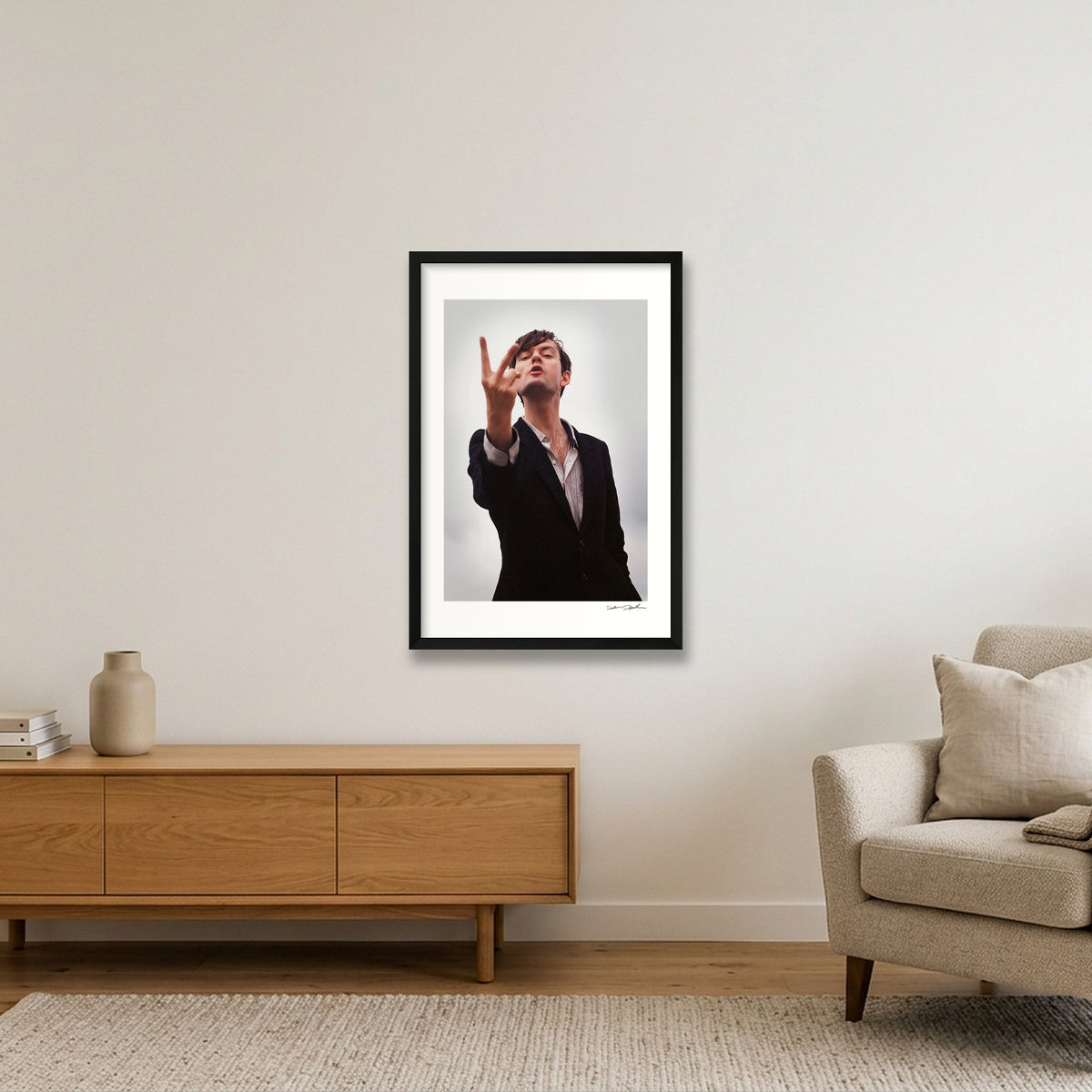 Jarvis Cocker - Pulp - V Sign - Colour — 40×60cm, 16×24" Black Frame