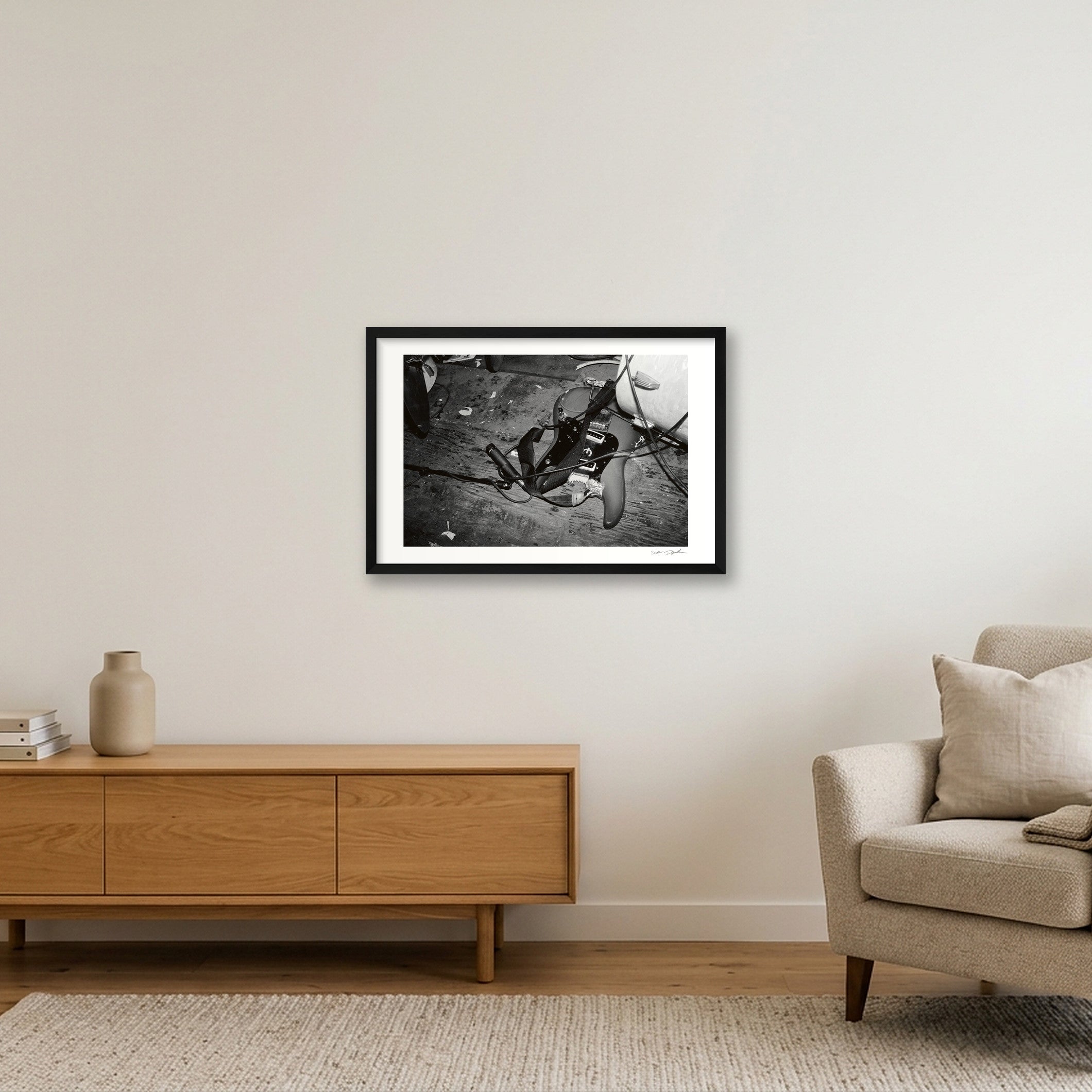 Kurt Cobain - Nirvana - Pyramid Club NYC - Walk Off — 60×40cm, 24×16" Black Frame