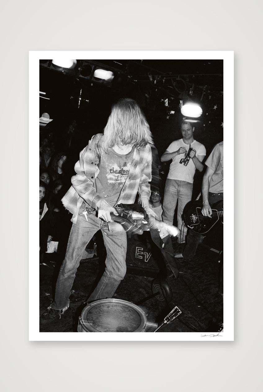 Kurt Cobain - Nirvana - Pyramid Club NYC - Taking It Out on the Guitar — A1 (59×84cm, 23×33") Print only