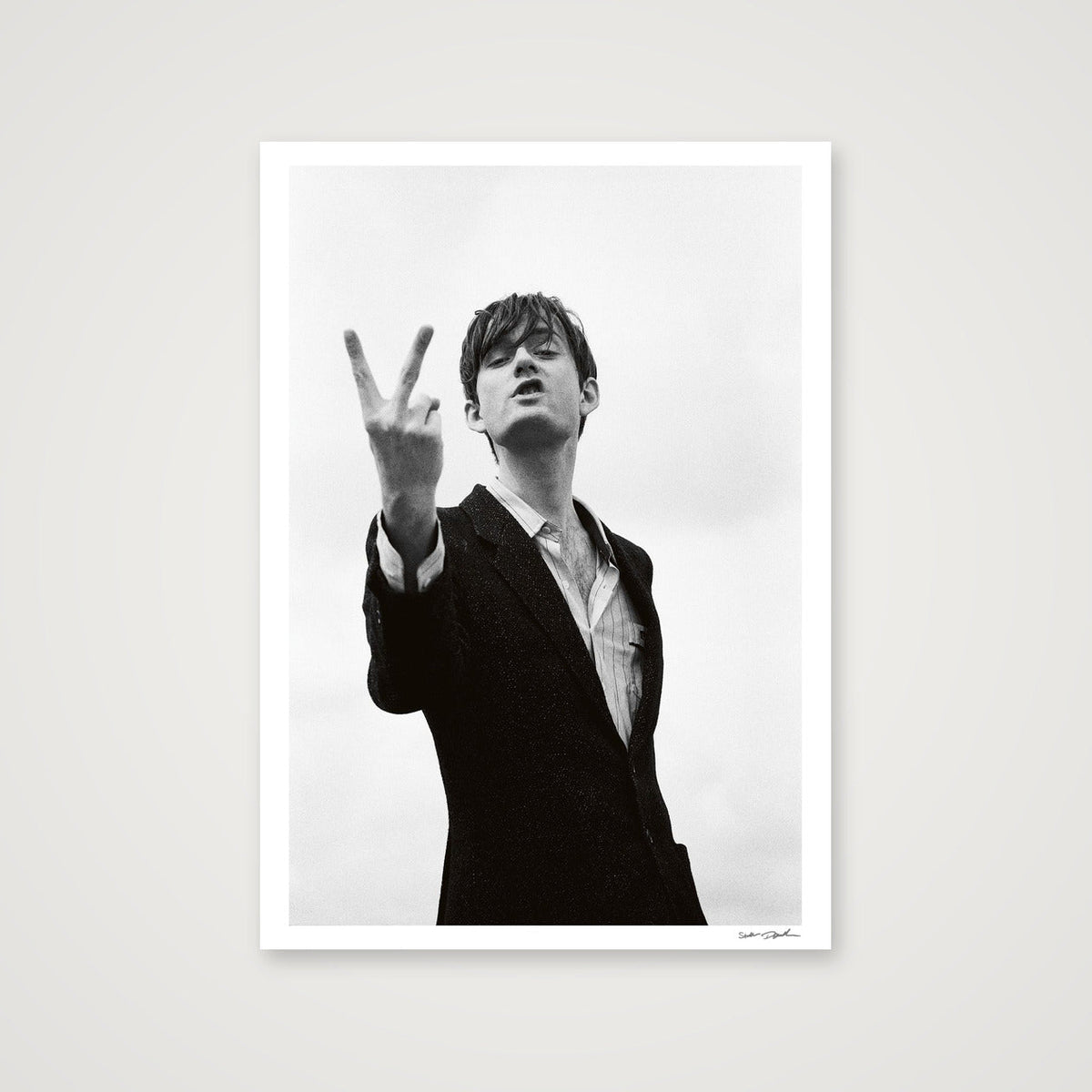 Jarvis Cocker - Pulp - V Sign - BW — A1 (59×84cm, 23×33") Print only