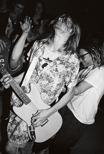 Kurt Cobain - In a dress, in the crowd