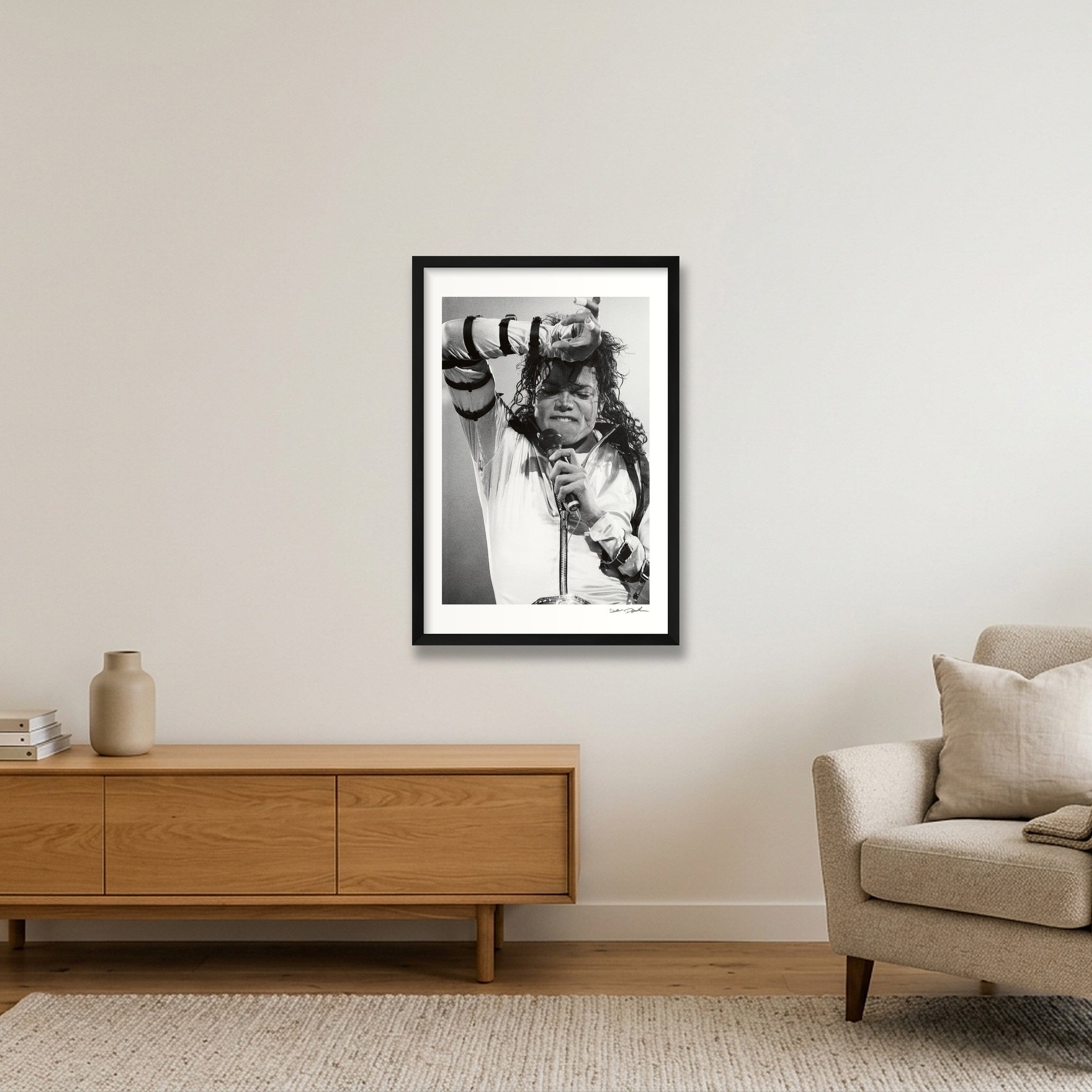 Michael Jackson - Wembley - Roll 11B Frame 16 — 40×60cm, 16×24" Black Frame