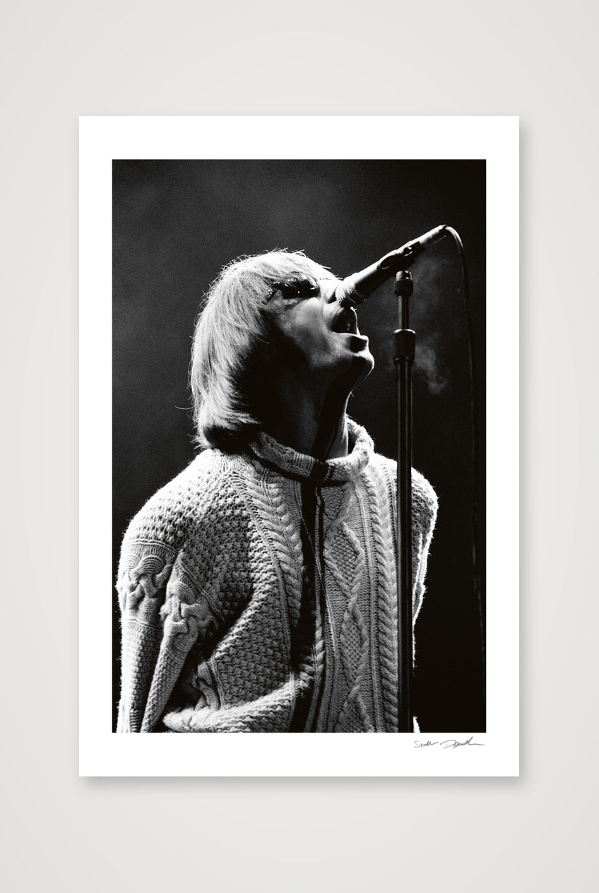 Liam Gallagher - Oasis - Knebworth -BW - Sweater - Look 1 — 40×60cm, 16×24" Print only