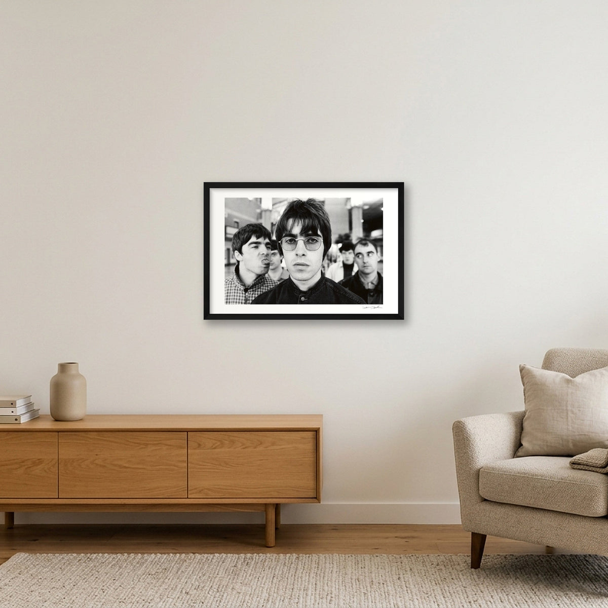 Oasis - Battling Gallaghers — 60×40cm, 24×16" Black Frame